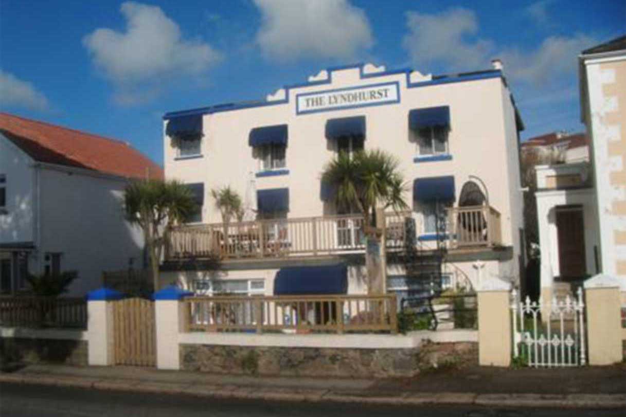 Lyndhurst Jersey Holiday Guide